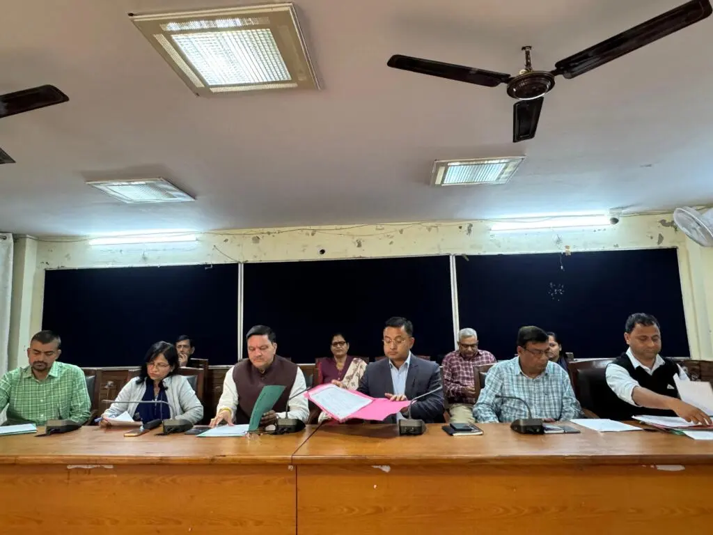 Haldwani: नगर निगम बोर्ड बैठक में विकास प्रस्तावों पर लगी मुहर, कार्यालय विस्तार से लेकर वेंडिंग ज़ोन तक कई अहम फैसले
