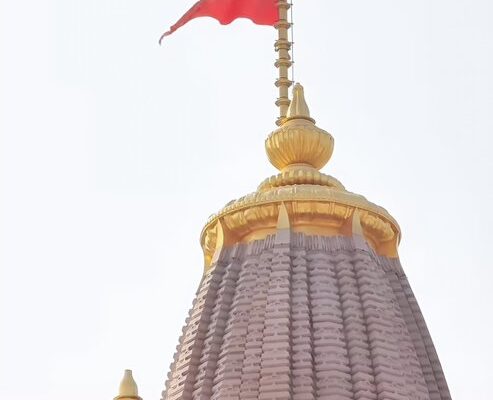 Ayodhya: अयोध्या में पीएम मोदी ने भगवा ध्वज फहराकर निर्माण पूर्णता का किया ऐतिहासिक ऐलान