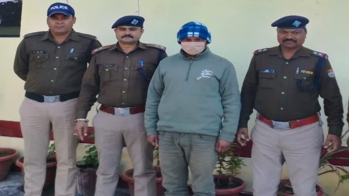 Almora: सल्ट में 161 जिलेटिन ट्यूब केस में बड़ी सफलता, पुलिस ने वांछित आरोपी को किया गिरफ्तार
