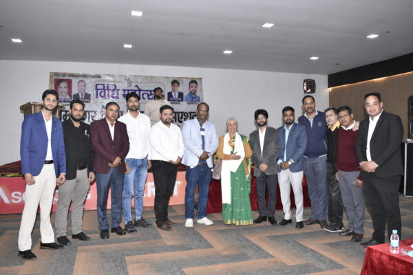Ramnagar: रामनगर में विधि महोत्सव का भव्य आयोजन, 30 विशिष्ट नागरिकों को मिला ‘उत्तराखंड गौरव सम्मान’