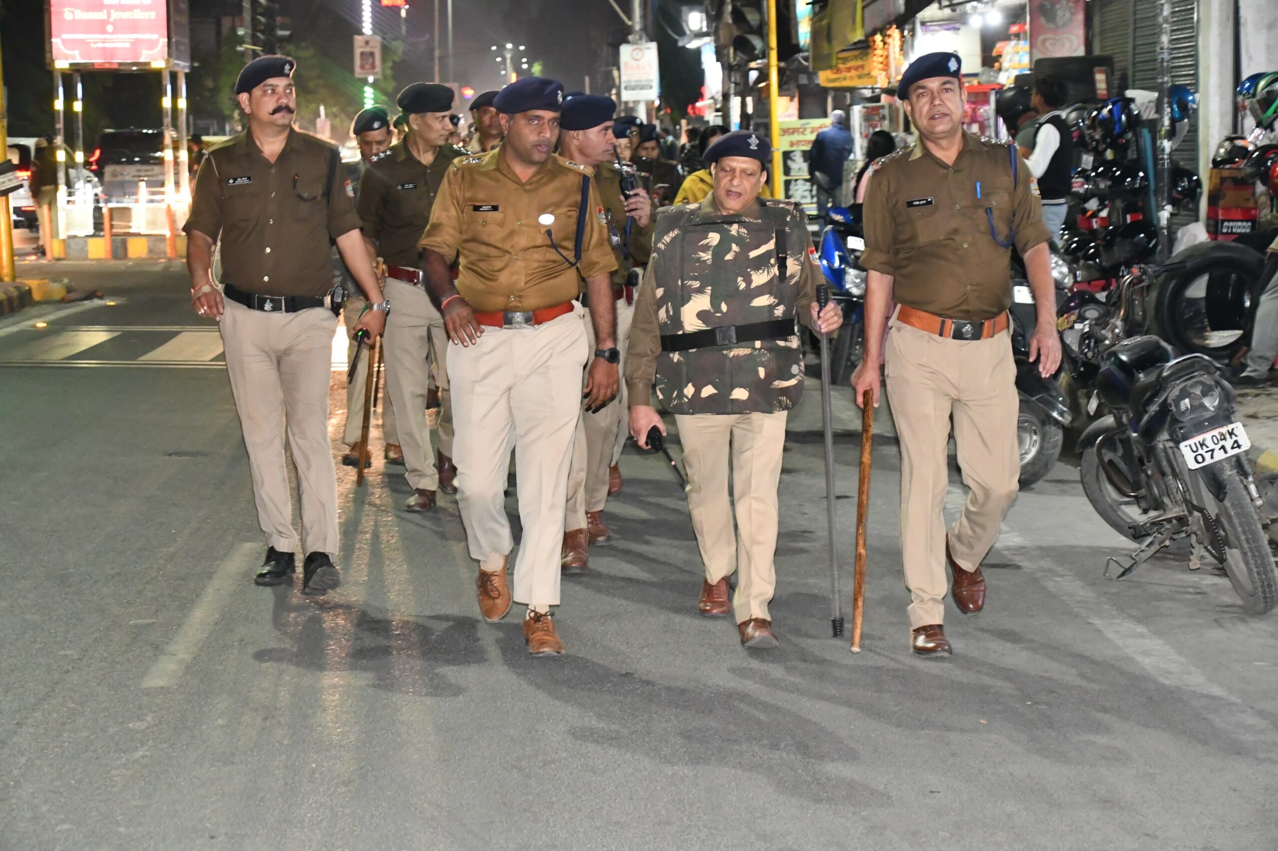 Nainital: दिल्ली धमाके के बाद नैनीताल पुलिस अलर्ट मोड पर, जिलेभर में सघन चेकिंग और फ्लैग मार्च जारी