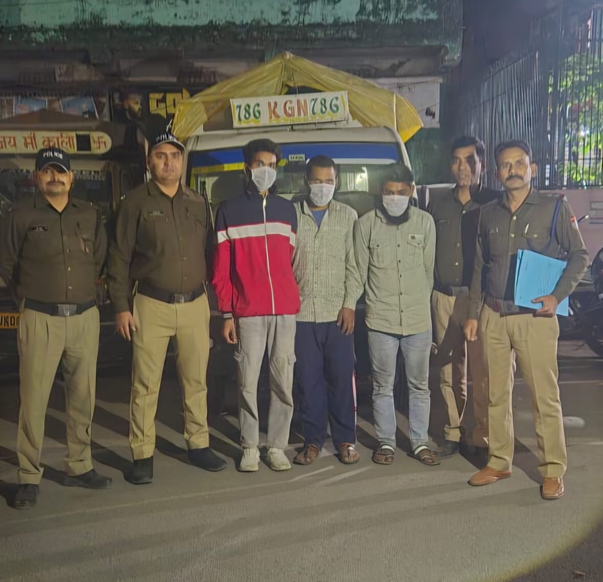 Haldwani: बनभूलपुरा पुलिस की बड़ी कार्रवाई 12 घंटे में चोरी हुआ “छोटा हाथी” बरामद, तीन शातिर चोर गिरफ्तार