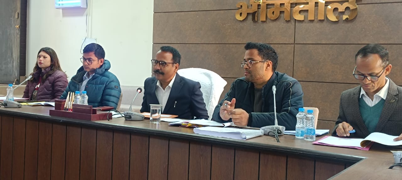 Bhimtal: जिलाधिकारी रयाल का सख्त निर्देश, फरवरी तक विकास बजट का शत-प्रतिशत व्यय करें सुनिश्चित