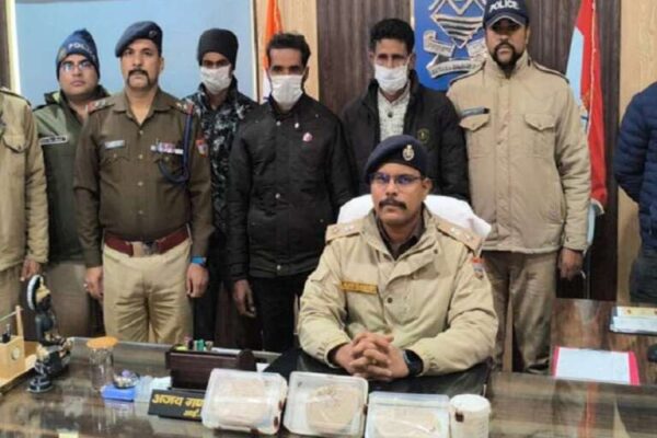 Champawat: चम्पावत में नशा तस्करी पर बड़ी कार्रवाई, दो करोड़ की स्मैक संग तीन अंतरराज्यीय तस्कर गिरफ्तार