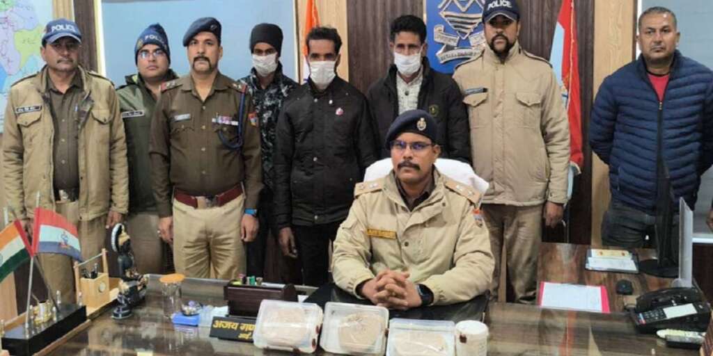 Champawat: चम्पावत में नशा तस्करी पर बड़ी कार्रवाई, दो करोड़ की स्मैक संग तीन अंतरराज्यीय तस्कर गिरफ्तार