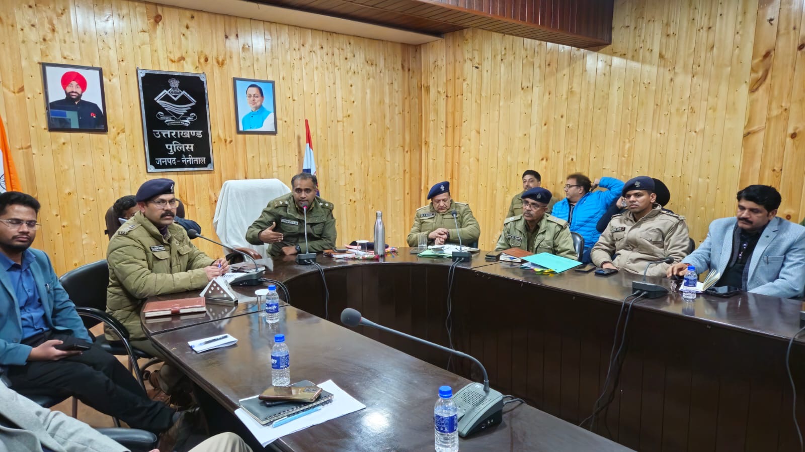 Nainital: नैनीताल महोत्सव व नववर्ष 2026 को लेकर नैनीताल पुलिस की बड़ी तैयारी, पर्यटकों की सुरक्षा-यातायात पर समन्वय गोष्ठी में लिए गए अहम फैसले