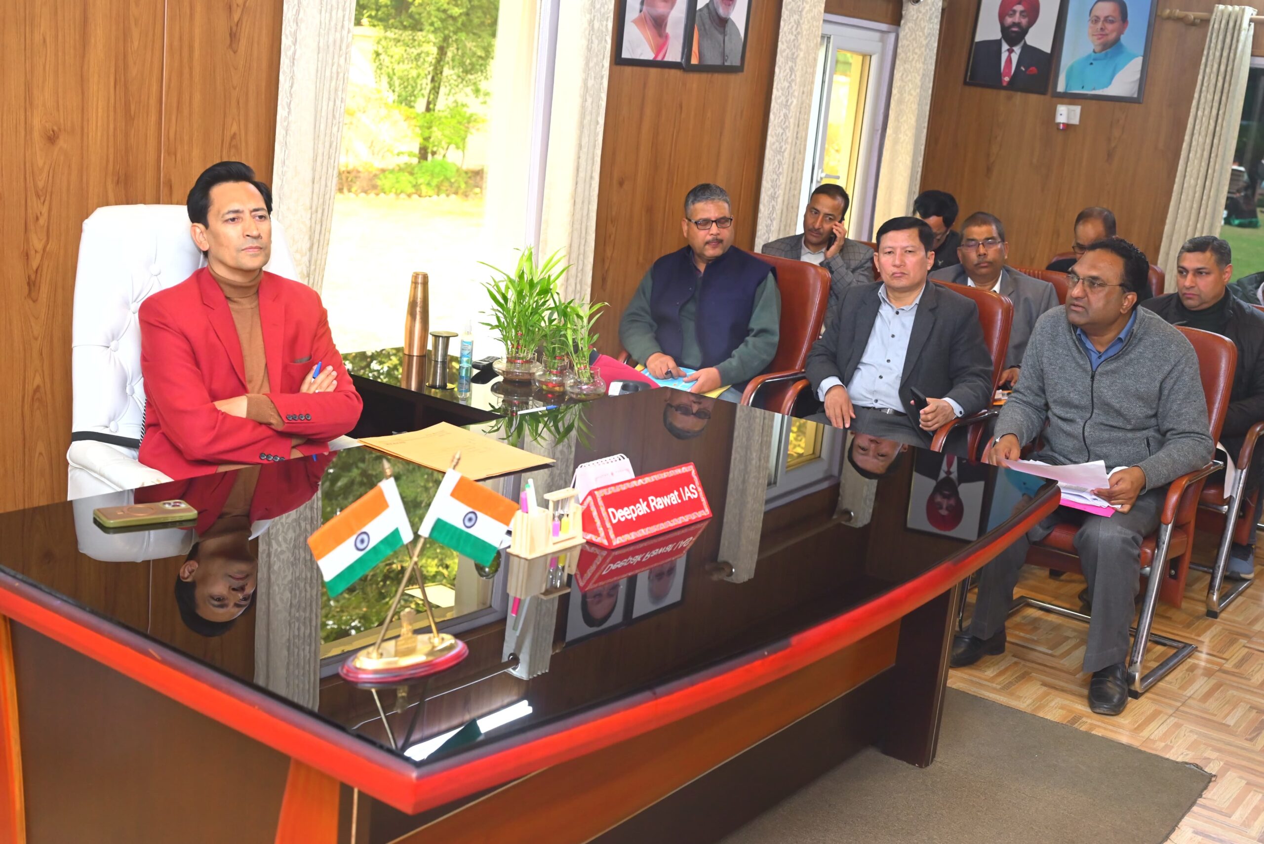 Haldwani: हल्द्वानी में बिजली चोरी पर सख्ती, आज़ादनगर फीडर में 87% लाइन लॉस पर आयुक्त दीपक रावत नाराज़