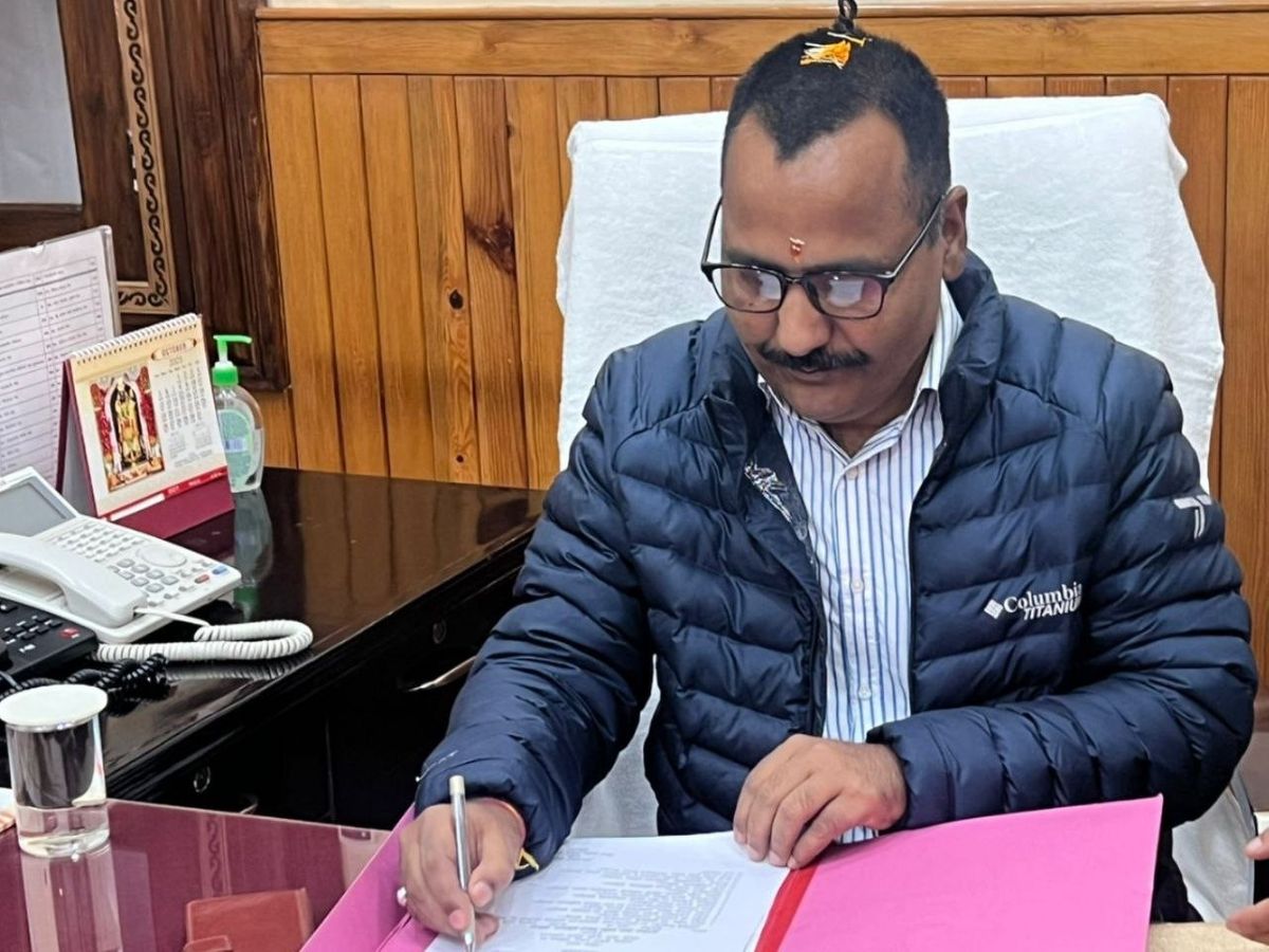 Nainital: कल की भीषण अग्निकांड के बाद जिलाधिकारी ने तीन सदस्यीय टीम गठित कर हाईड्रेंट निरीक्षण के दिए आदेश