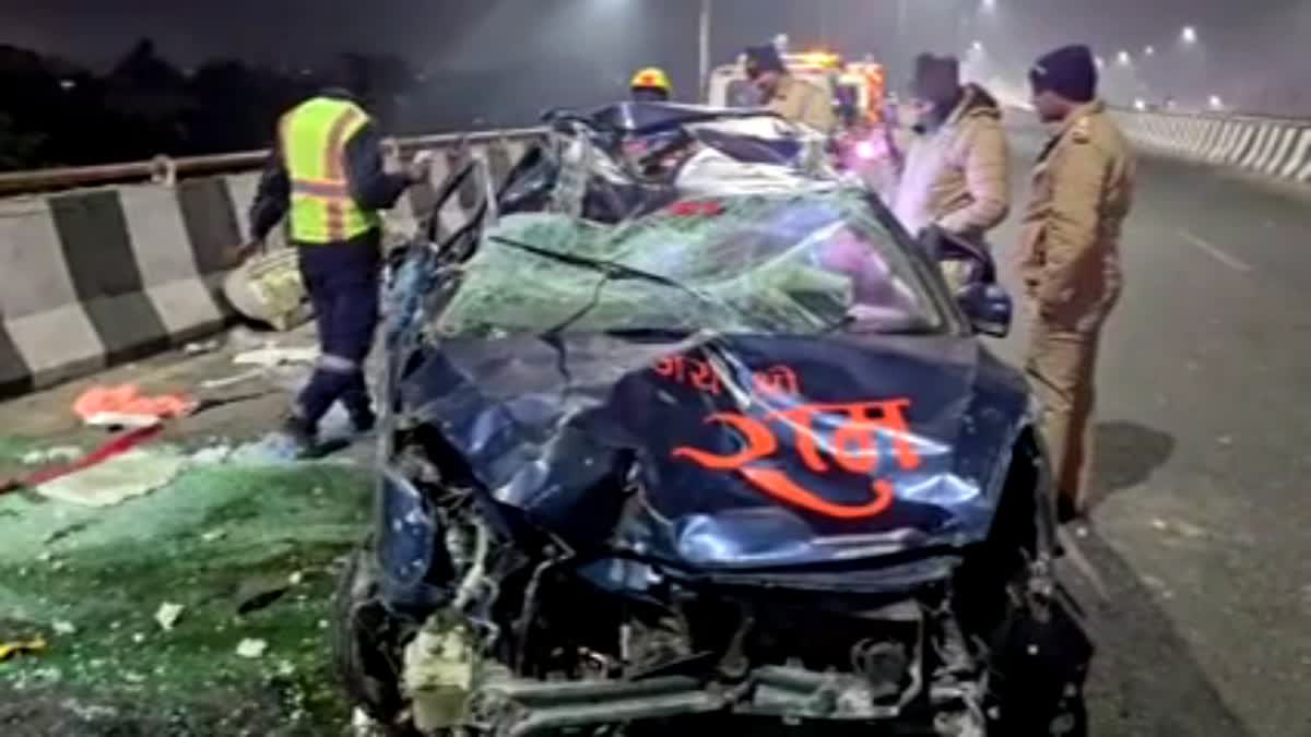Haridwar: हरिद्वार प्रेमनगर फ्लाईओवर पर बलेनो कार जनरेटर से भिड़ी, तीन लोगों की मौत