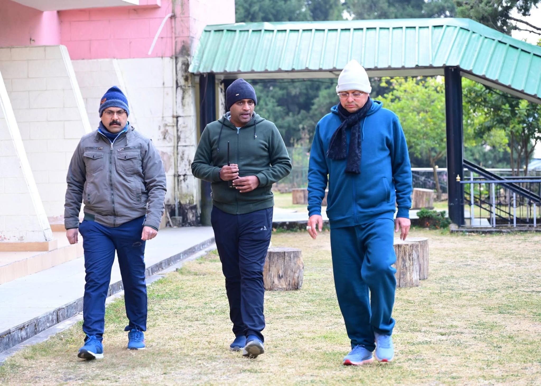 Nainital: मुख्यमंत्री धामी का नैनीताल दौरा, मॉर्निंग वॉक के दौरान शीतकालीन यात्रा और नववर्ष को लेकर व्यवस्थाओं की समीक्षा की