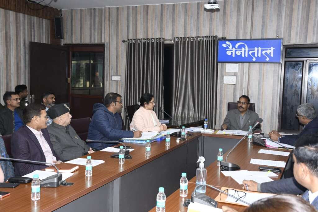 Haldwani: कौशल विकास को रोजगार से जोड़ने पर जोर, जिलाधिकारी ने आउटडेटेड कोर्स हटाकर आधुनिक प्रशिक्षण लागू करने के दिए निर्देश