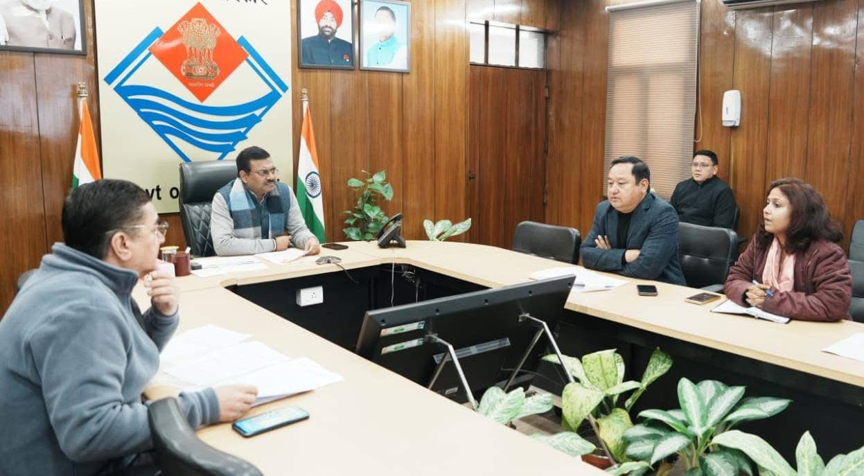 Dehradun: पीएम प्रगति समीक्षा बैठक में मुख्य सचिव के निर्देश, जनवरी 2026 से शुरू होगी स्टेट प्रगति