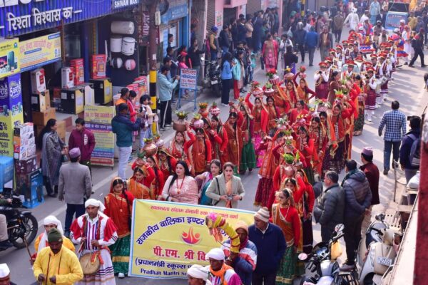 Bageshwar: बागेश्वर में पारंपरिक झांकी के साथ ऐतिहासिक उत्तरायणी मेले का भव्य शुभारंभ