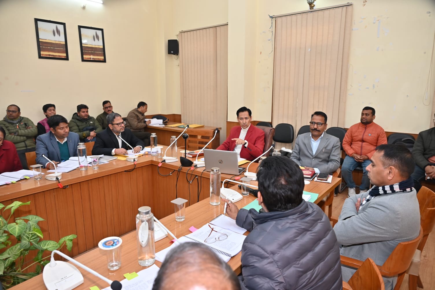 Haldwani: हल्द्वानी में जिला विकास प्राधिकरण बैठक, जल संरक्षण से लेकर आवास व पर्यटन को बढ़ावा देने के अहम फैसले