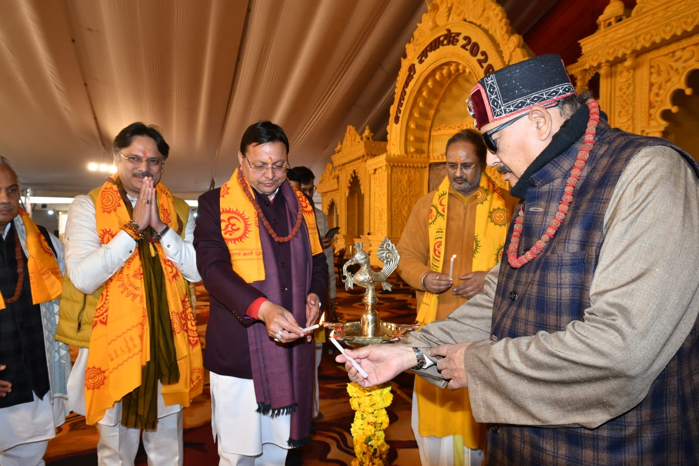 Haridwar: कनखल के वैरागी द्वीप पर शताब्दी ध्वज वंदन, माताजी भगवती देवी शर्मा व अखण्ड दीपक शताब्दी समारोह का भावपूर्ण शुभारंभ