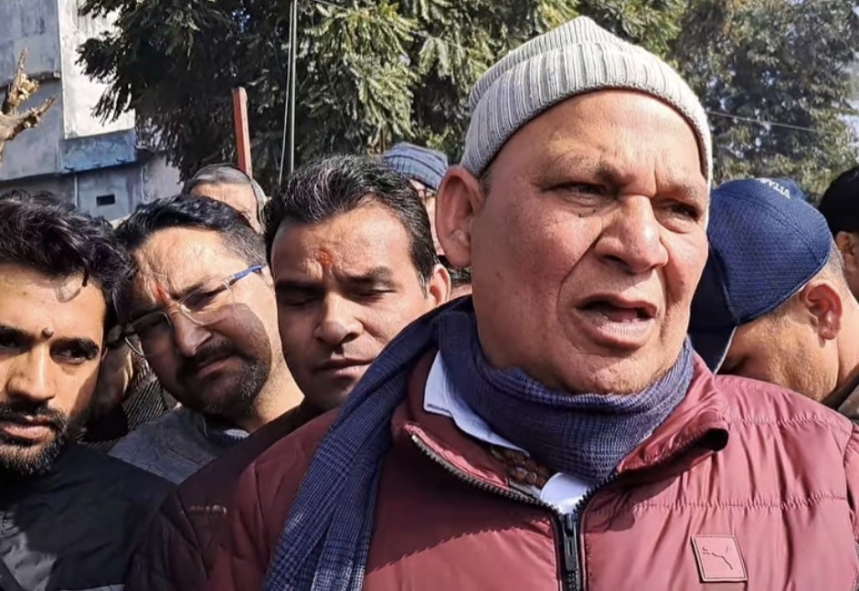 Haldwani: हल्द्वानी नवीन मंडी में आढ़तियों का उग्र धरना, कृषि विपणन बोर्ड अध्यक्ष पर गंभीर आरोप, 15 दिन का अल्टीमेटम