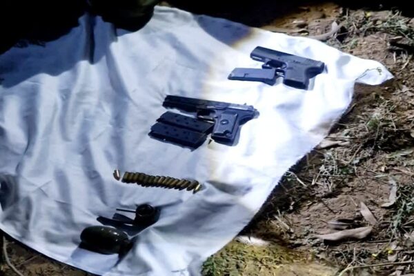 Jammu: गणतंत्र दिवस से पहले सांबा में पाकिस्तानी साजिश नाकाम, ड्रोन से गिराए गए हथियार बरामद
