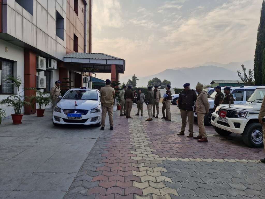 Haldwani: किसान सुखवंत आत्महत्या मामला में एसआईटी प्रमुख आईजी नीलेश आनंद भरणे ने काठगोदाम होटल पहुंचकर की जांच
