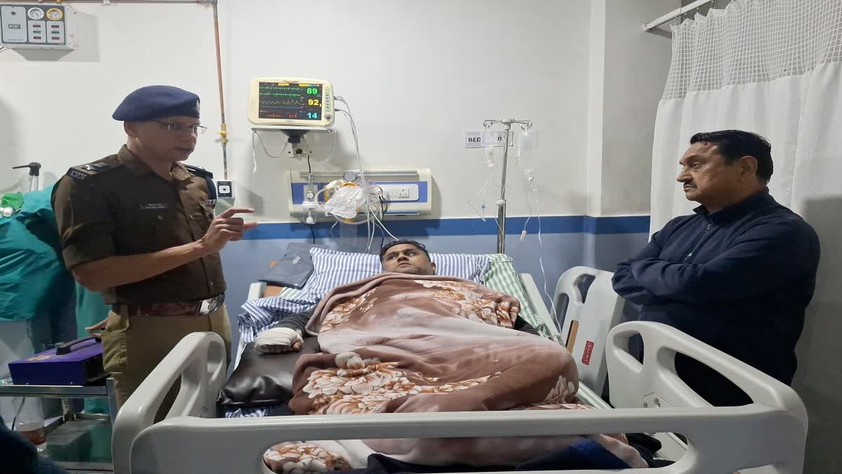 Rudrapur: रुद्रपुर में कांग्रेस विधायक तिलक राज बेहड़ के पुत्र पार्षद सौरभ बेहड़ पर जानलेवा हमला, कई संदिग्ध हिरासत में