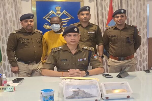 Rudrapur: रुद्रपुर में तमंचे के बल पर लूट का खुलासा, एक गिरफ्तार, दो फरार