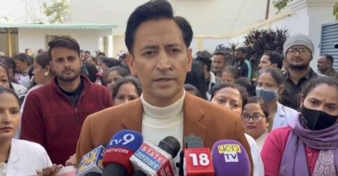Uttarakhand: उत्तराखंड में 31 जनवरी से 2 फरवरी तक भारी बर्फबारी का अलर्ट, कमिश्नर दीपक रावत ने सभी डीएम को किया अलर्ट