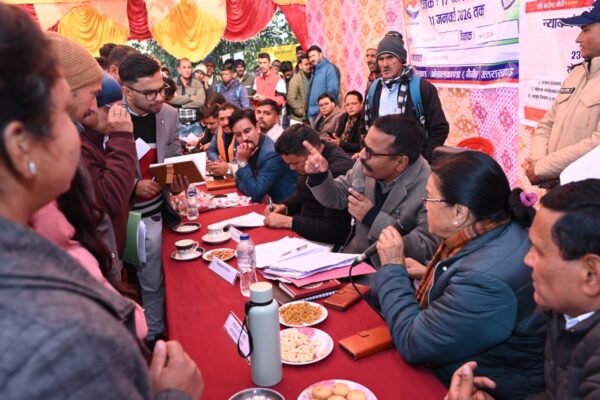 Bhimtal: जिलाधिकारी ललित मोहन रयाल के नेतृत्व में ओखलकांडा बहुद्देशीय शिविर, 475 लोगों को मिला योजनाओं का लाभ