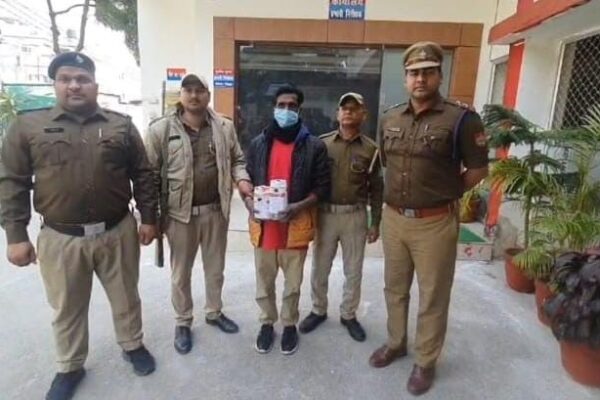 Ramnagar: रामनगर में नशे पर बड़ा वार, 64.47 ग्राम चरस और 25.43 ग्राम स्मैक के साथ तस्कर गिरफ्तार