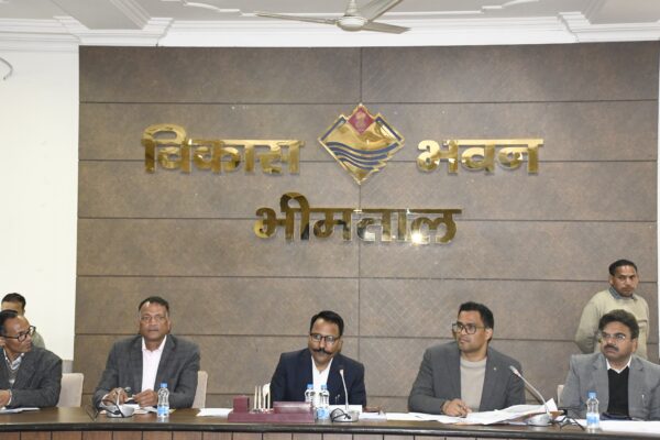 Nainital: वित्तीय वर्ष समाप्ति से पहले 10 मार्च तक 100% बजट खर्च के निर्देश, डीएम ललित मोहन रयाल ने विकास कार्यों और बीस सूत्री कार्यक्रम में ए श्रेणी बनाए रखने के दिए निर्देश