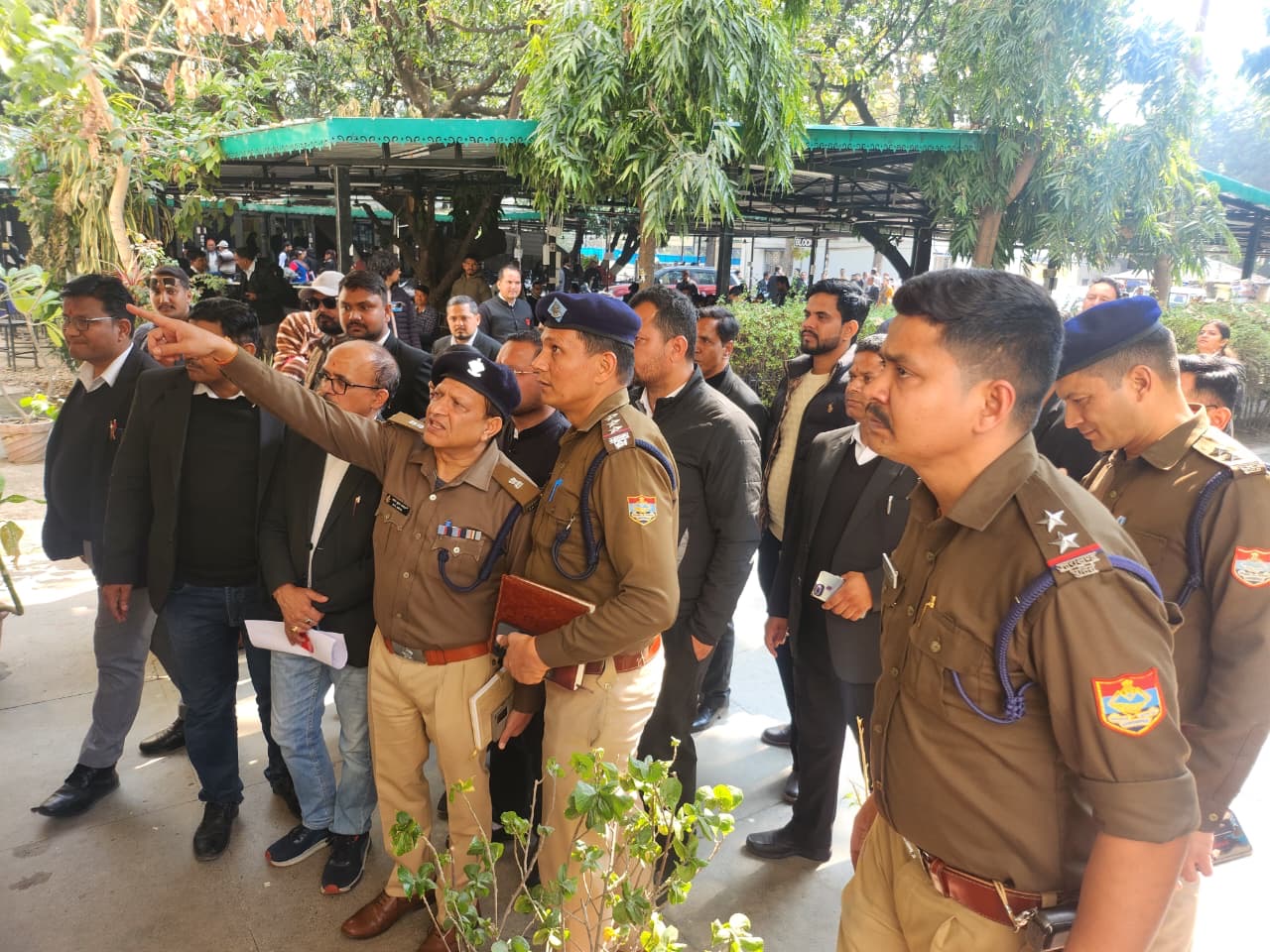 Nainital: ईमेल से धमकी के बाद नैनीताल पुलिस अलर्ट, न्यायालय परिसरों में डॉग स्क्वाड और BDS टीमों की सघन चेकिंग