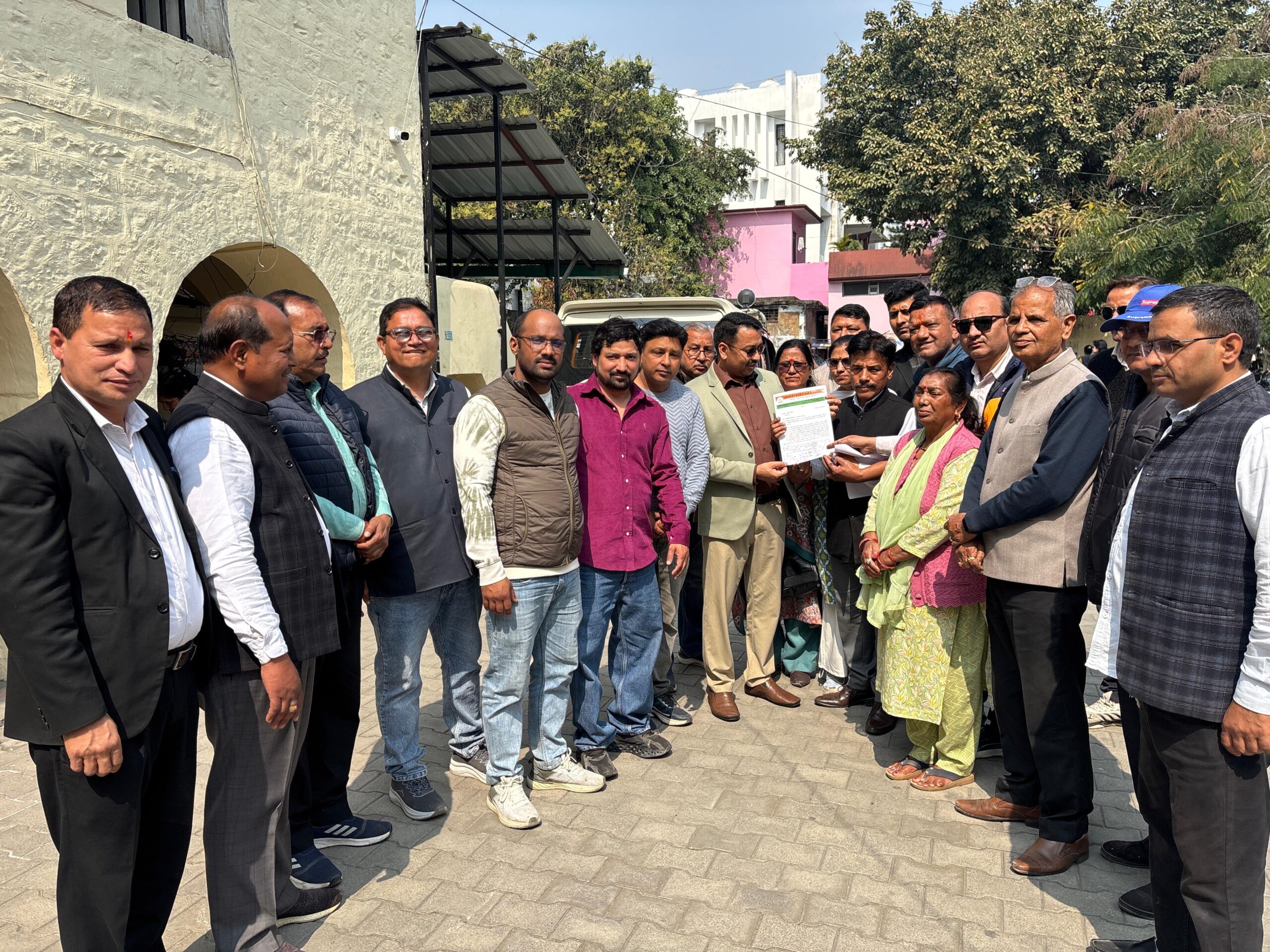 Haldwani: देहरादून शिक्षा निदेशक पर जानलेवा हमले के विरोध में हल्द्वानी कांग्रेस का ज्ञापन, दोषियों पर सख्त कार्रवाई की मांग