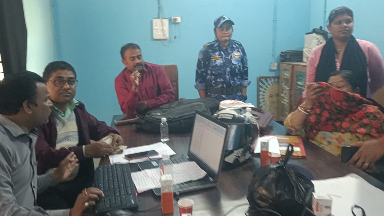 Bihar: किशनगंज में निगरानी की बड़ी कार्रवाई में 10 लाख की मांग करने वाली प्रभारी डीपीओ 50 हजार की घूस लेते किया गिरफ्तार, आवास से 4 लाख से अधिक नकद बरामद