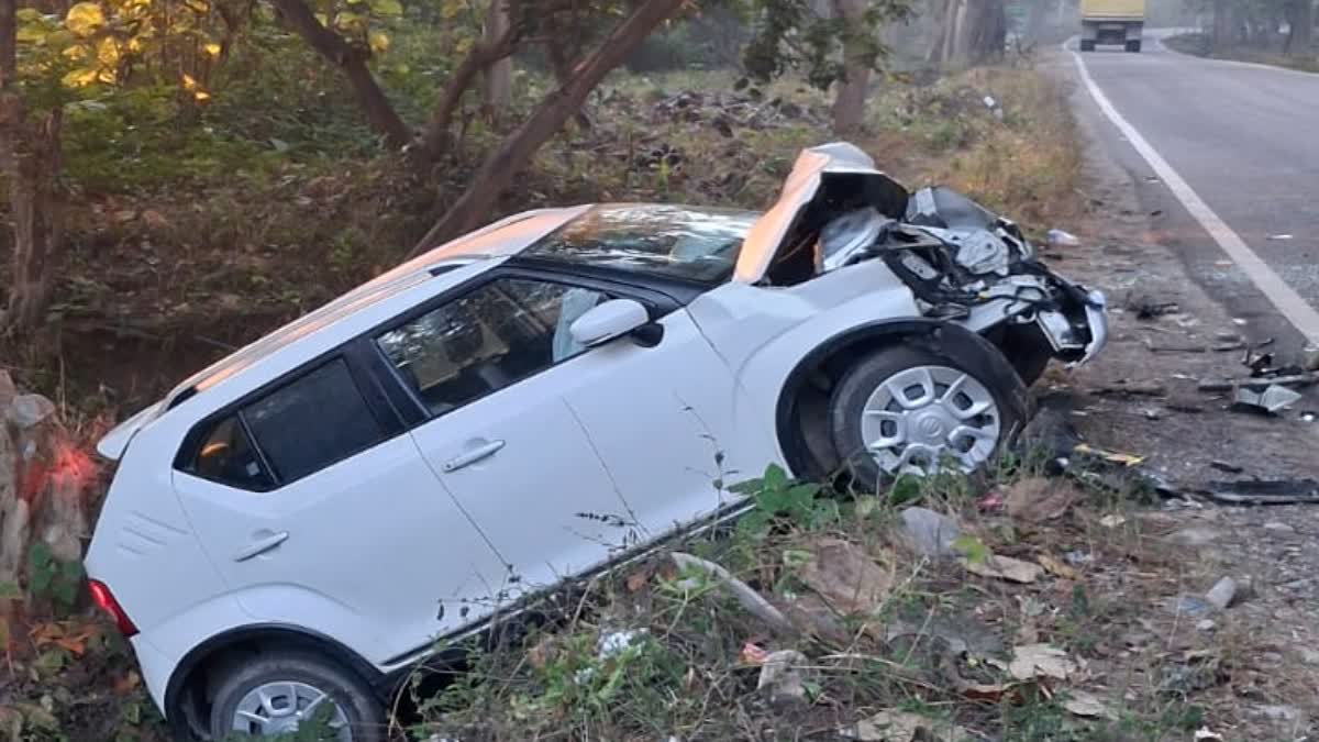Ramnagar: रामनगर में भीषण सड़क हादसा, NH-309 पर पिकअप-कार टक्कर में रुहेलखंड मेडिकल कॉलेज के दो डॉक्टर गंभीर घायल