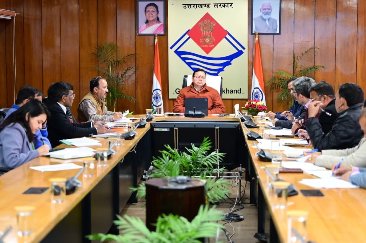 Dehradun: मुख्यमंत्री पुष्कर सिंह धामी की अध्यक्षता में सचिवालय में उत्तराखण्ड अन्य पिछड़ा वर्ग आयोग की समीक्षा, OBC कल्याण बहुउद्देशीय भवनों के लिए DPR शीघ्र लाने के निर्देश