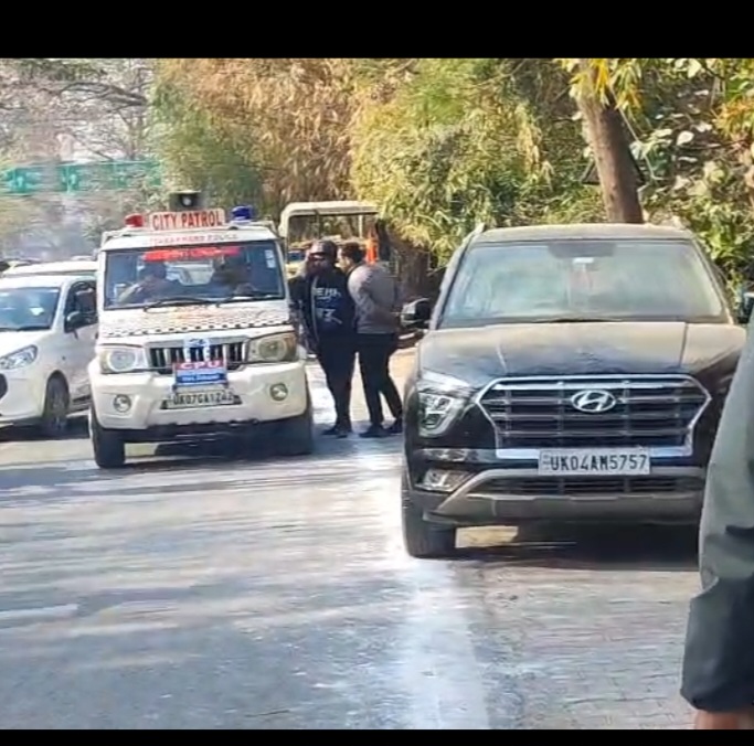 Haldwani: सुशीला तिवारी अस्पताल के पास कार में युवक का शव मिलने से सनसनी, सीएम धामी के कार्यक्रम से पहले क्षेत्र में सनसनी