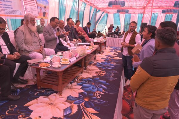 Ramnagar: रामनगर में 183 शिकायतों का मौके पर निस्तारण, डीएम ने नशे और अतिक्रमण पर सख्त कार्रवाई के दिए निर्देश