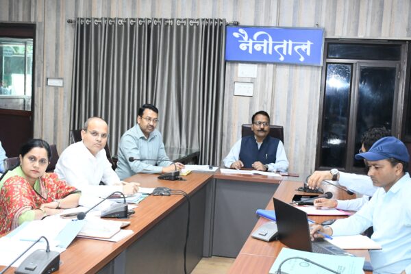 Haldwani: हल्द्वानी में डीएम रयाल ने समीक्षा बैठक में तय किए कड़े लक्ष्य, मानसून से पहले निर्माण कार्य पूरे करने के दिए सख्त निर्देश
