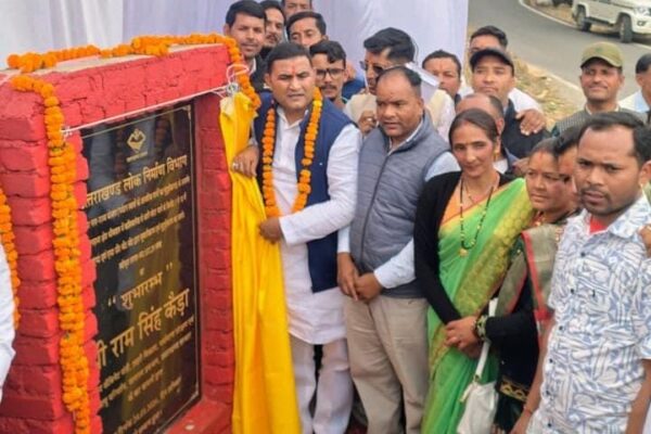 Bhimtal: कैबिनेट मंत्री कैड़ा ने किया कसियालेख–पोखराड–धारी मोटर मार्ग के 5.37 करोड़ के डामरीकरण कार्य का शुभारम्भ, ग्रामीणों ने जताया आभार