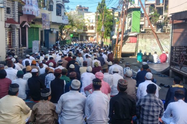 Nainital: नैनीताल में शांति और भाईचारे के साथ सम्पन्न हुई ईद-उल-फ़ितर की नमाज, पुलिस व्यवस्था रही चाक-चौबंद