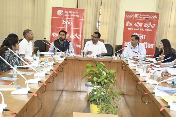 Haldwani: बैंकर्स को डीएम की सख्त चेतावनी, किसानों-पशुपालकों को ऋण देने में लापरवाही पर बनेगी सूची