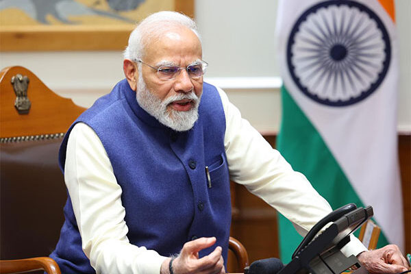 New Delhi: मिडिल-ईस्ट संकट पर भारत सक्रिय, पीएम मोदी ने ईरानी राष्ट्रपति से की बात कर ऊर्जा आपूर्ति और भारतीयों की सुरक्षा पर जताई चिंता