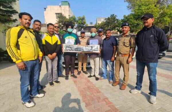 Rudrapur: रुद्रपुर में STF की बड़ी कार्रवाई में ऑटोमैटिक हथियारों के साथ दो तस्कर गिरफ्तार, उत्तराखंड-यूपी गैंग का नेटवर्क ध्वस्त