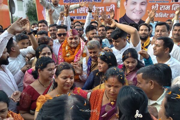 Haldwani: हल्द्वानी में नवनियुक्त कैबिनेट मंत्री राम सिंह कैड़ा का भव्य स्वागत, शक्ति प्रदर्शन में दिखा भाजपा का दम