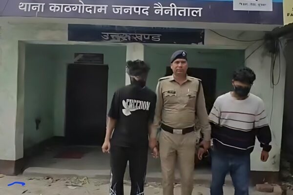 Haldwani: काठगोदाम पुलिस ने शराब के नशे में उत्पात मचाने और वाहन चालक से मारपीट करने वाले 2 युवकों को किया गिरफ्तार, वाहन सीज