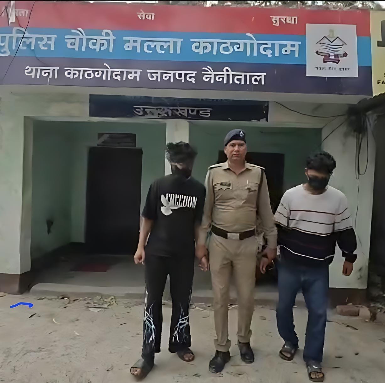 Haldwani: काठगोदाम पुलिस ने शराब के नशे में उत्पात मचाने और वाहन चालक से मारपीट करने वाले 2 युवकों को किया गिरफ्तार, वाहन सीज