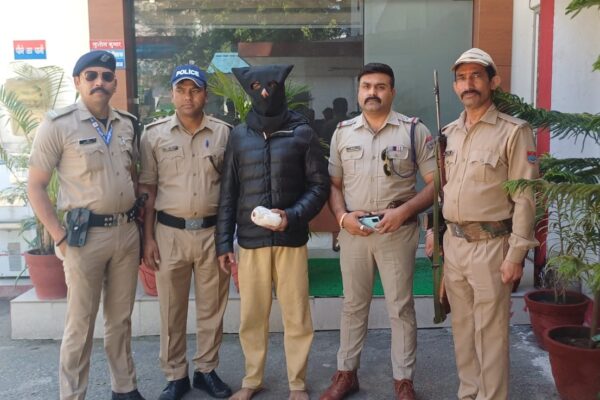 Ramnagar: रामनगर में ‘ड्रग फ्री देवभूमि’ अभियान के तहत बड़ी कार्रवाई, 317 ग्राम चरस के साथ युवक गिरफ्तार