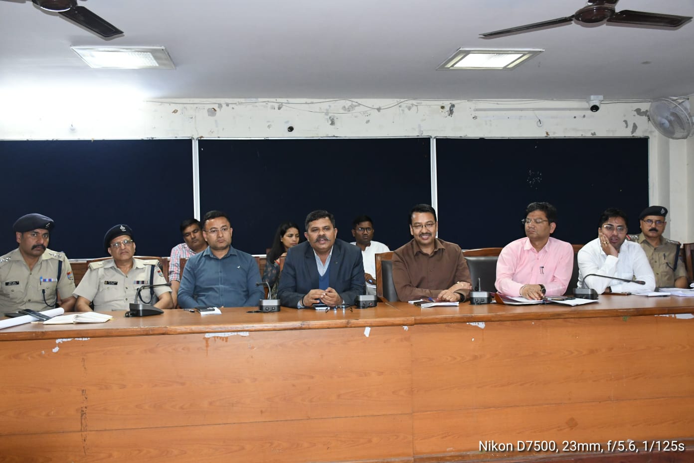 Haldwani: बनभूलपुरा अतिक्रमण प्रकरण में 31 मार्च तक सर्वे-पुनर्वास पूरा करने का अल्टीमेटम, ADM विवेक राय सख्त
