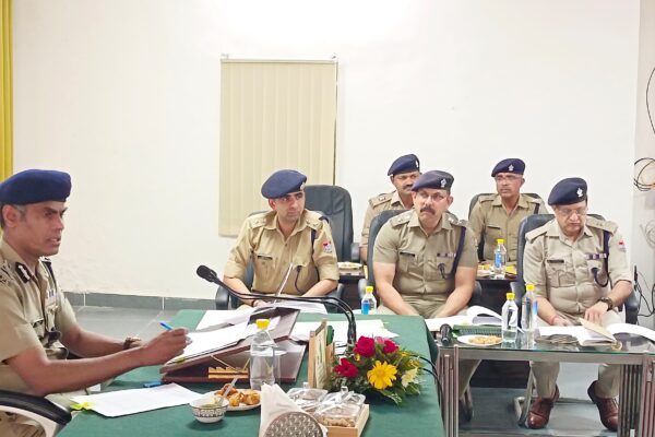 Haldwani: हल्द्वानी में एडीजी अपराध ने की उच्चस्तरीय बैठक, महिला अपराध, नशा तस्करी व लंबित मामलों पर कड़े निर्देश