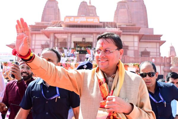 Ramnagar: हनुमान जन्मोत्सव पर रामनगर पहुंचे सीएम धामी, श्री हनुमान धाम में पूजा-अर्चना कर प्रदेश की खुशहाली की कामना की