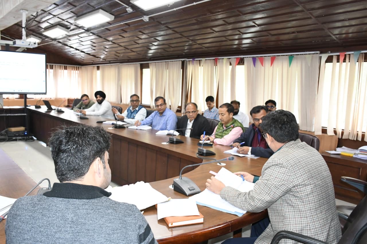 Nainital: नैनीताल में 477 गांवों तक मोबाइल नेटवर्क विस्तार का बड़ा अभियान, 48 टावर चालू और 10 नए टावरों पर काम तेज