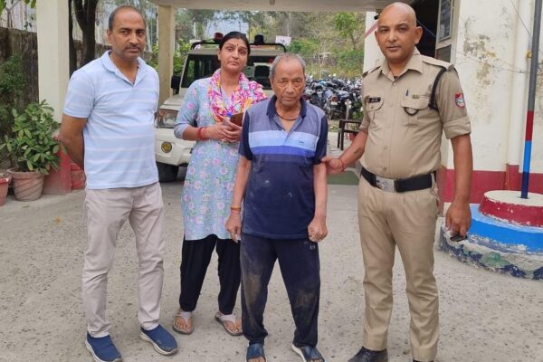 Haldwani: गौला बैराज में कूदे बुजुर्ग का रेस्क्यू, पुलिस की तत्परता से बची जान